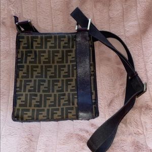 Cross body fendi purse - simple